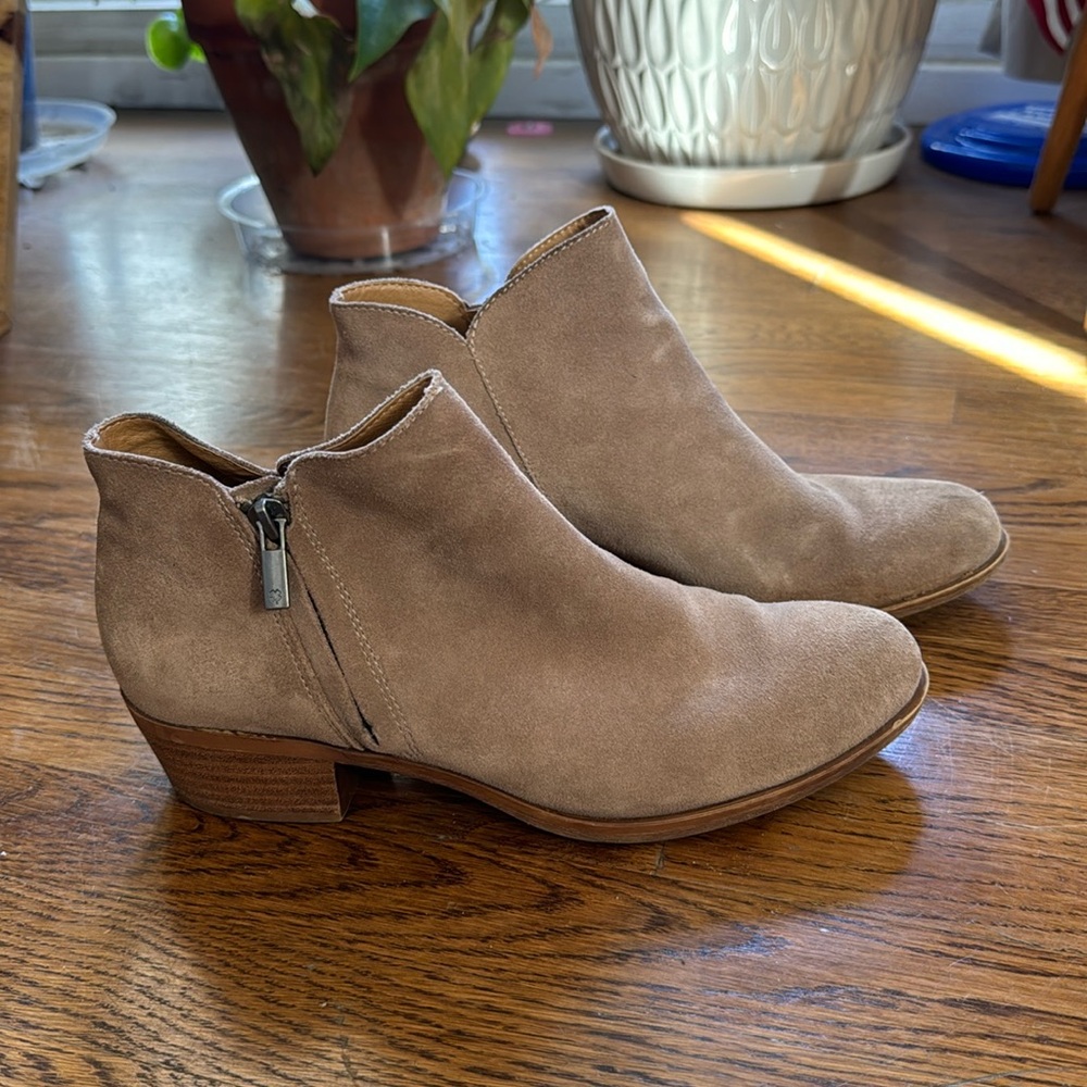 Lucky Brand Taupe Booties Size 8.5